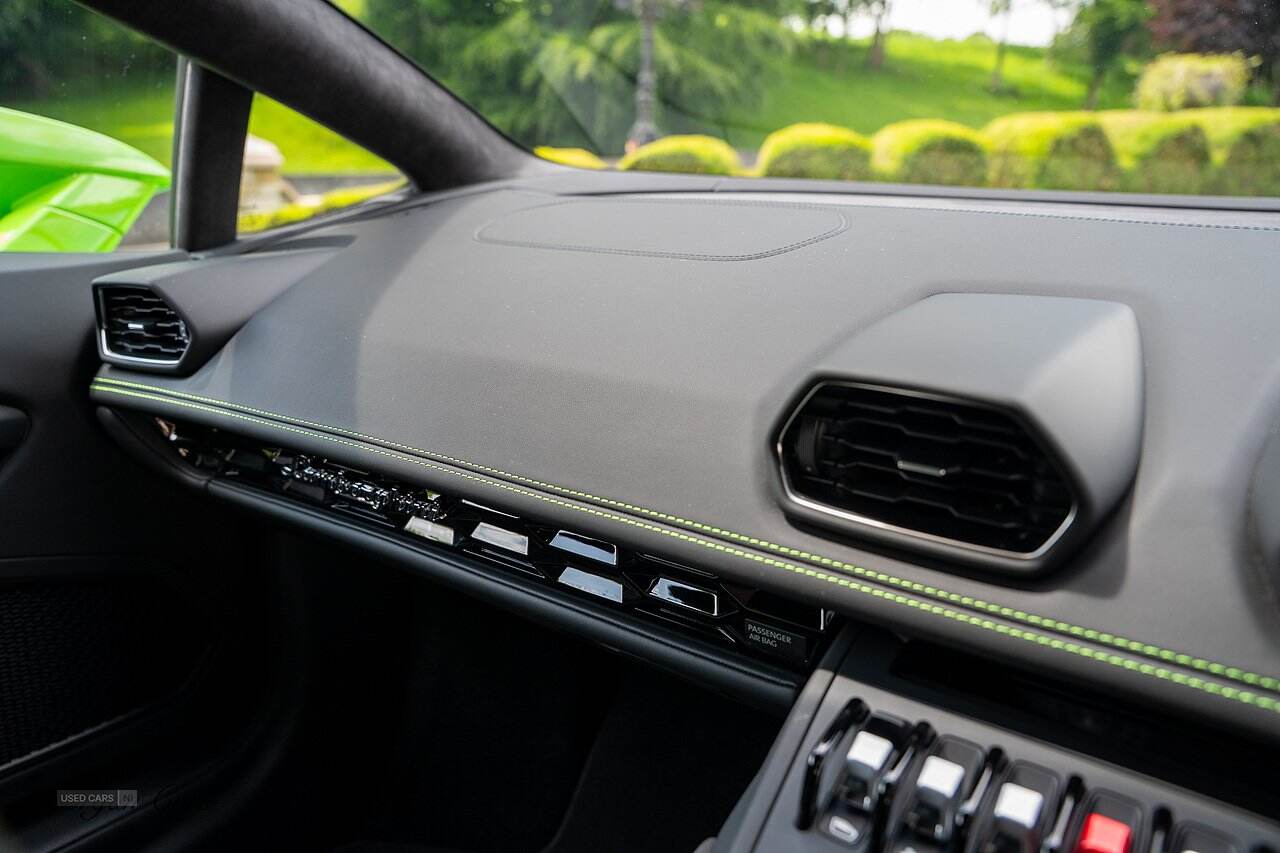 Apr 2022 Lamborghini Huracan 5.2 V10 640 2dr Auto AWD