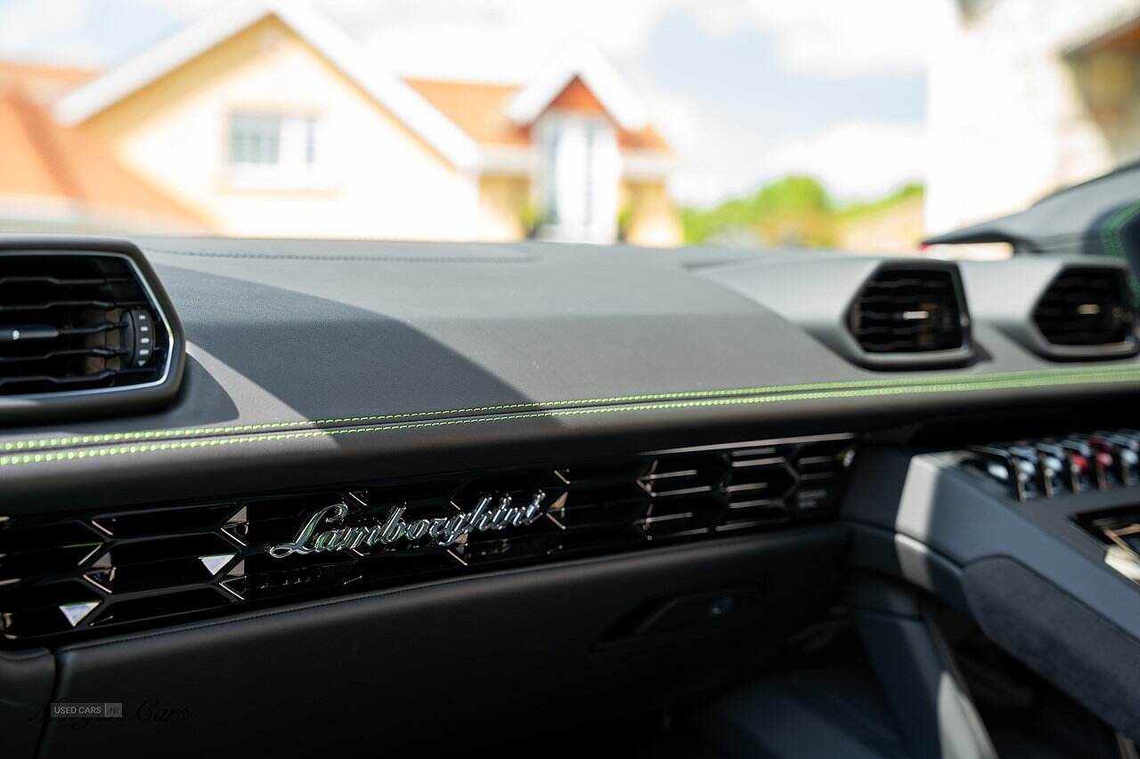 Apr 2022 Lamborghini Huracan 5.2 V10 640 2dr Auto AWD
