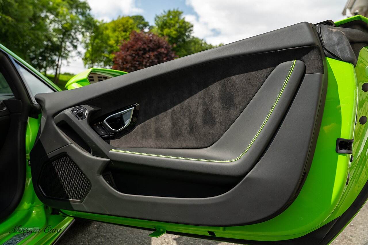 Apr 2022 Lamborghini Huracan 5.2 V10 640 2dr Auto AWD