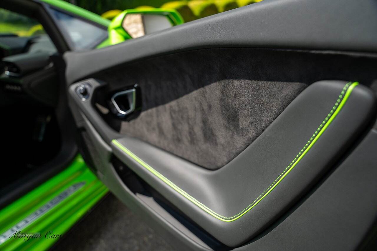 Apr 2022 Lamborghini Huracan 5.2 V10 640 2dr Auto AWD