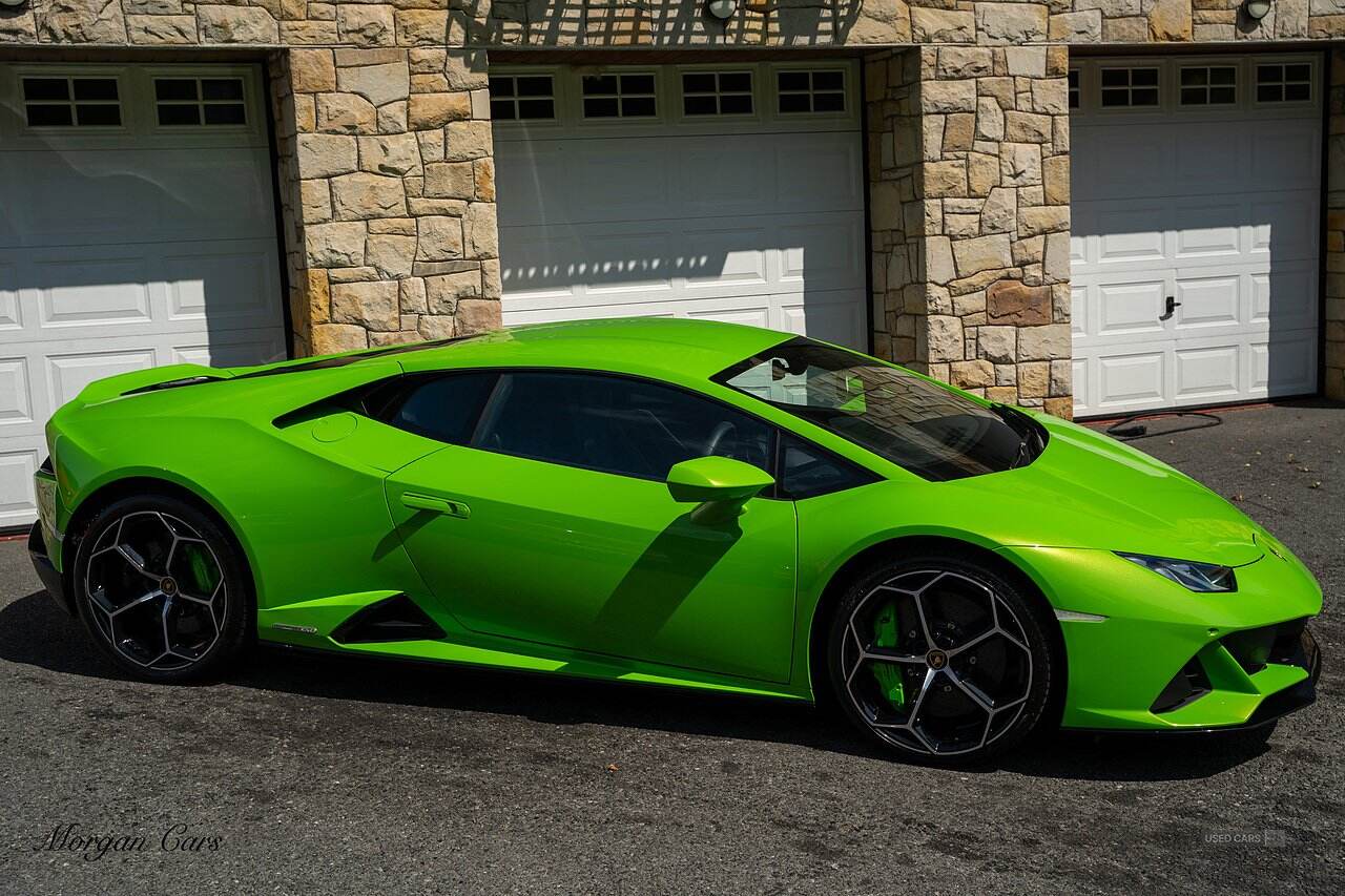 Apr 2022 Lamborghini Huracan 5.2 V10 640 2dr Auto AWD