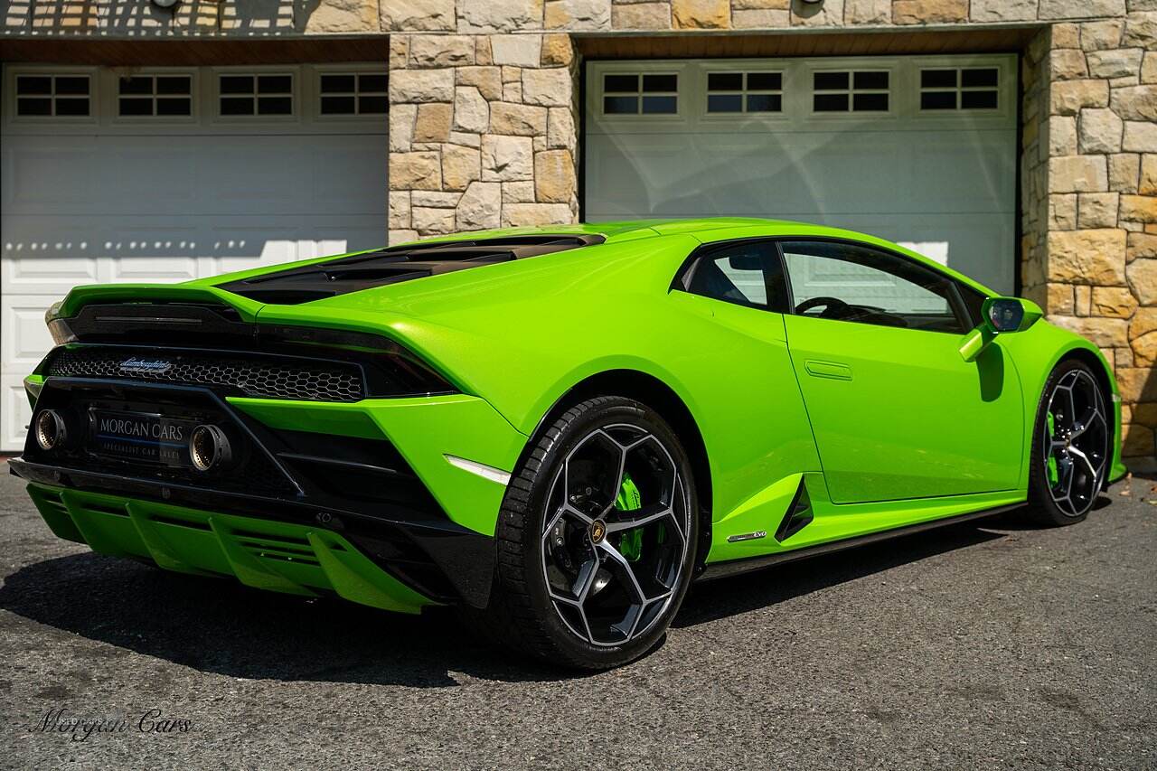 Apr 2022 Lamborghini Huracan 5.2 V10 640 2dr Auto AWD