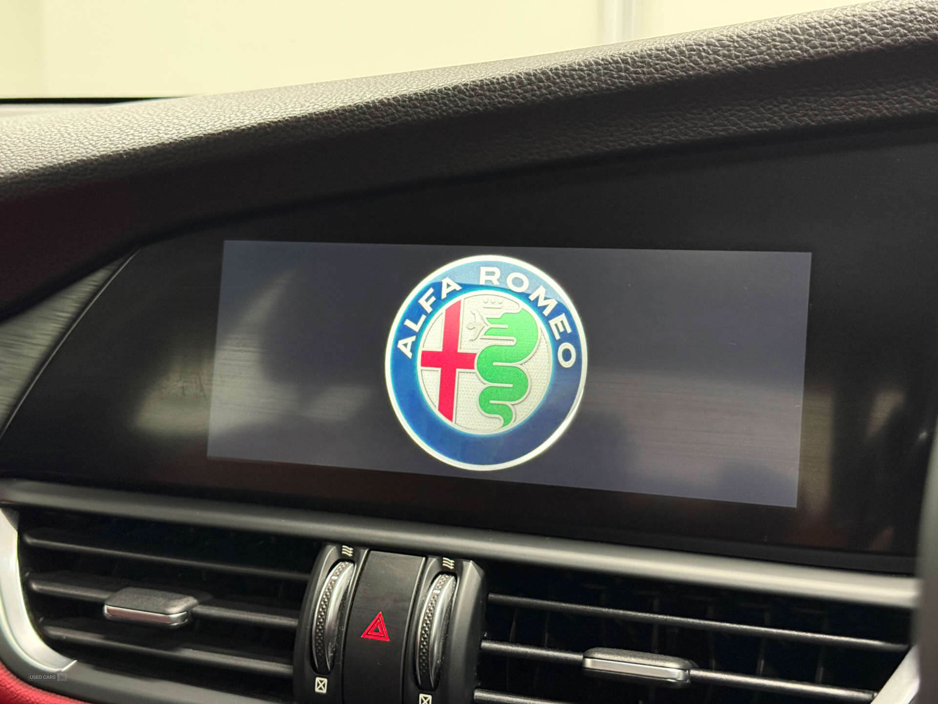 Mar 2018 Alfa Romeo Giulia 2.2 JTDM-2 180 Super 4dr Auto