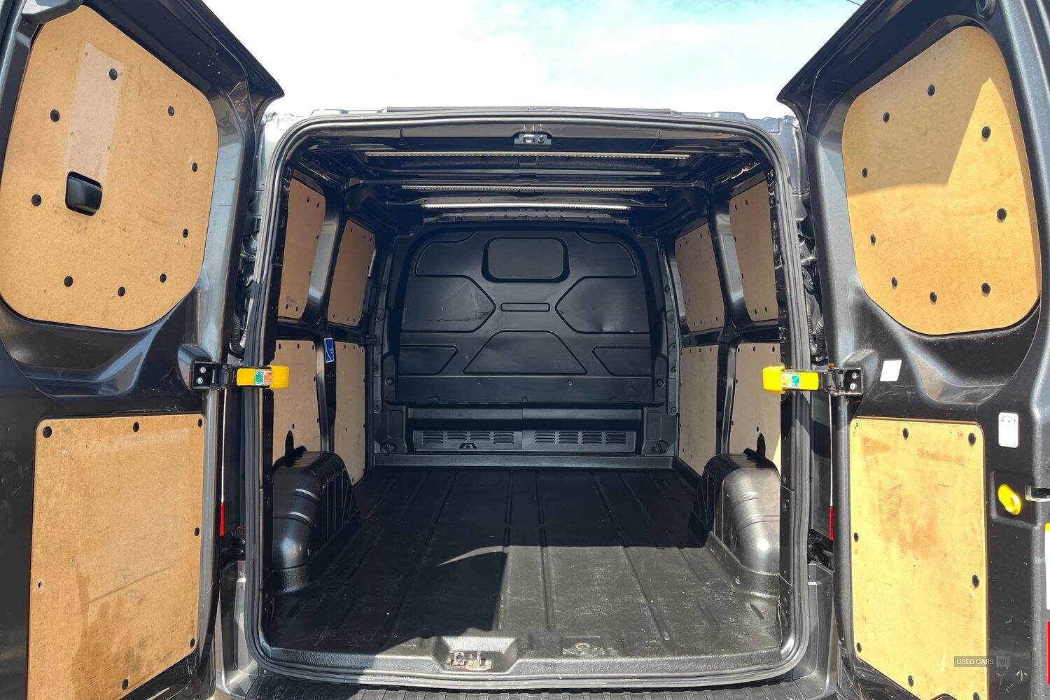 Dec 2022 Ford Transit Custom 2.0 EcoBlue 170ps Low Roof Limited Van Auto