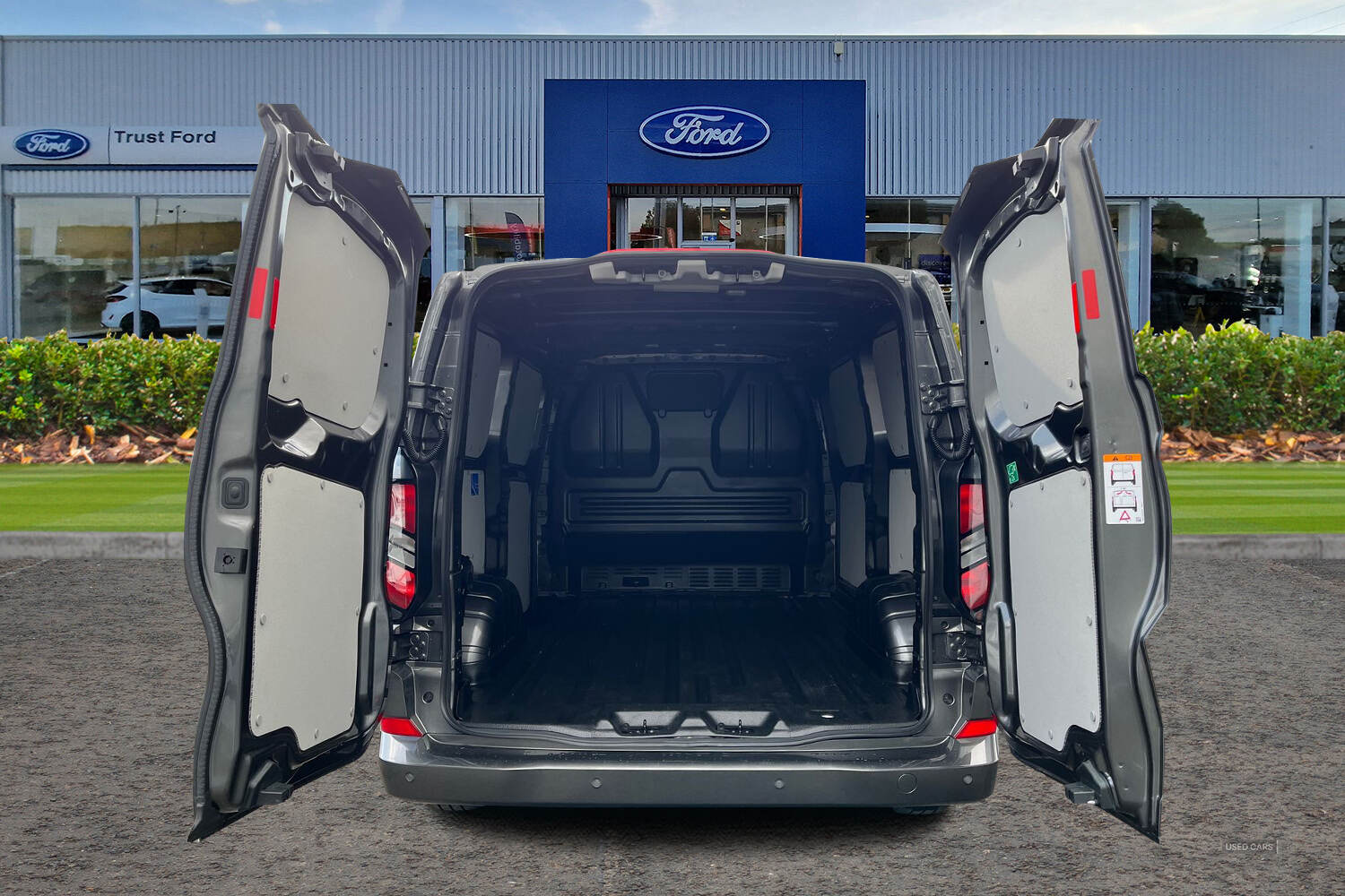 Sep 2024 Ford Transit Custom 2.0 EcoBlue 136ps H1 Van Limited Auto