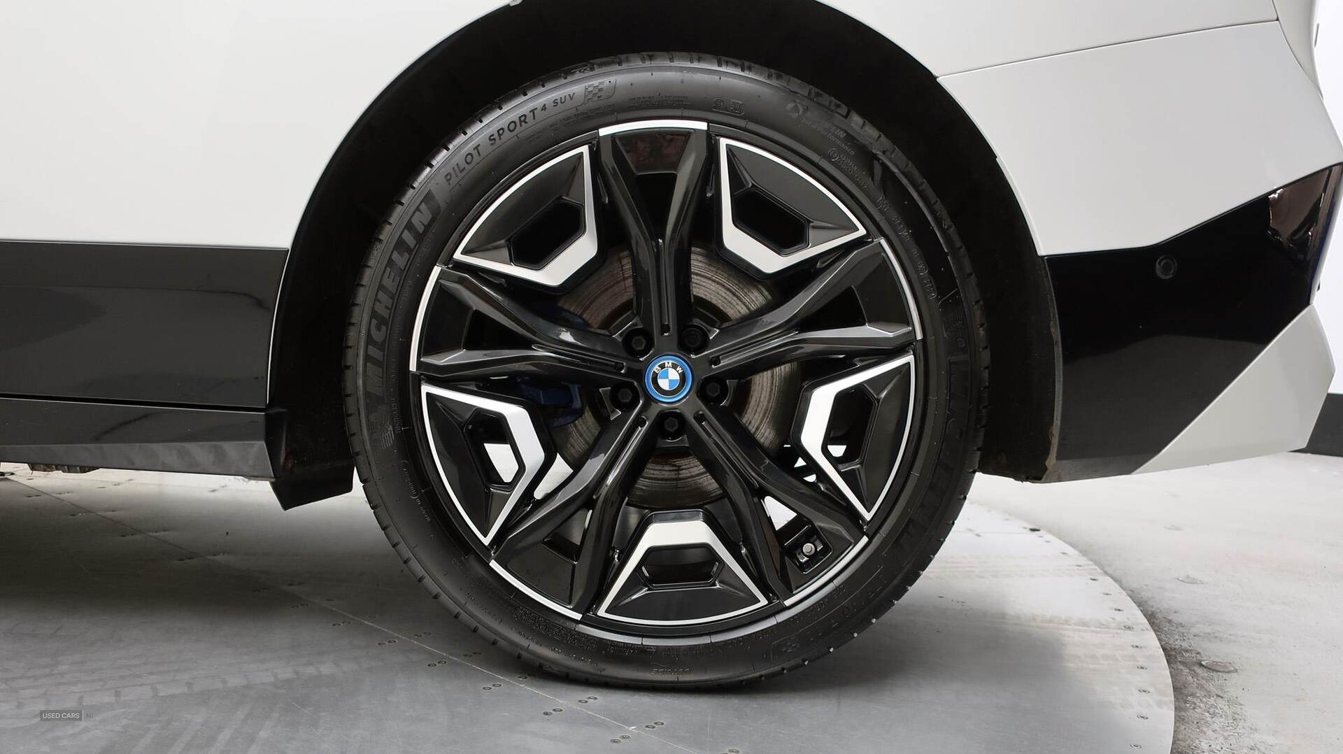 Nov 2021 BMW iX 240kW xDrive40 M Sport 76.6kWh 5dr Auto