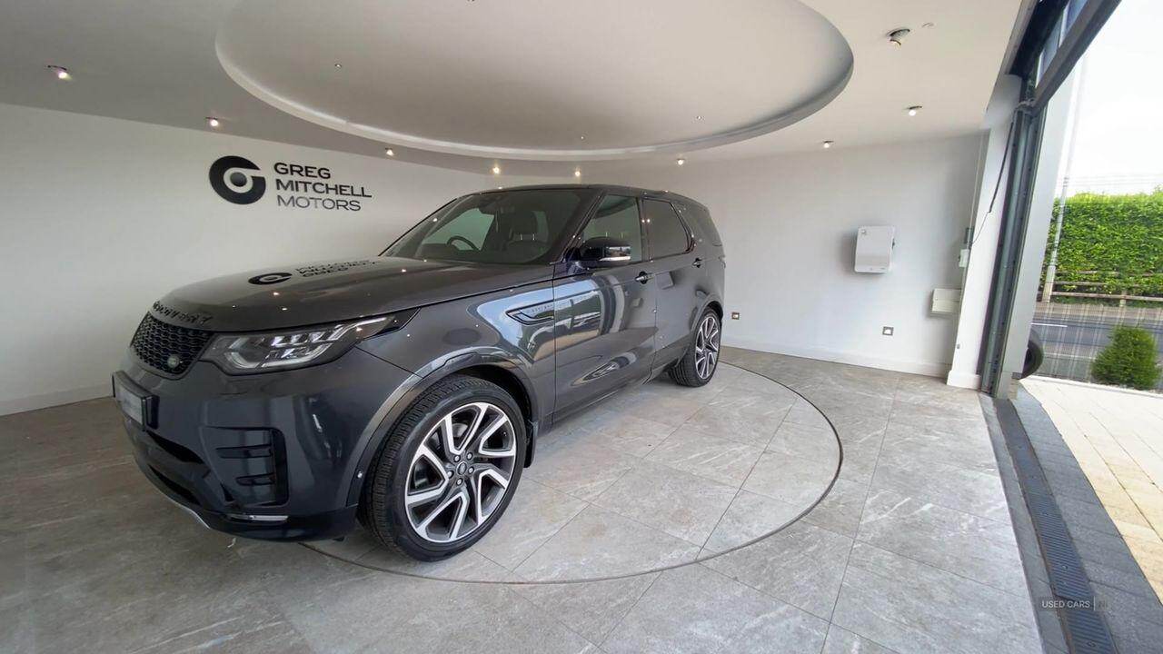 May 2017 Land Rover Discovery 3.0 TD6 HSE 5dr Auto