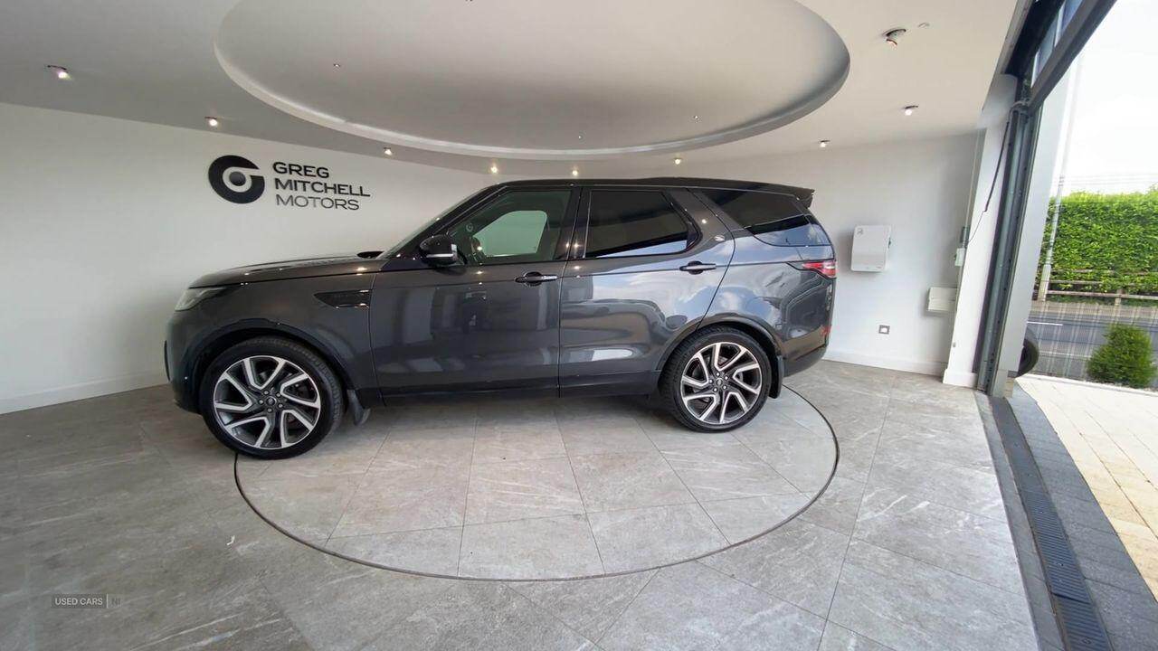 May 2017 Land Rover Discovery 3.0 TD6 HSE 5dr Auto