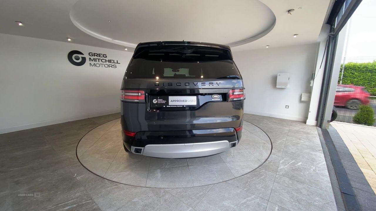 May 2017 Land Rover Discovery 3.0 TD6 HSE 5dr Auto