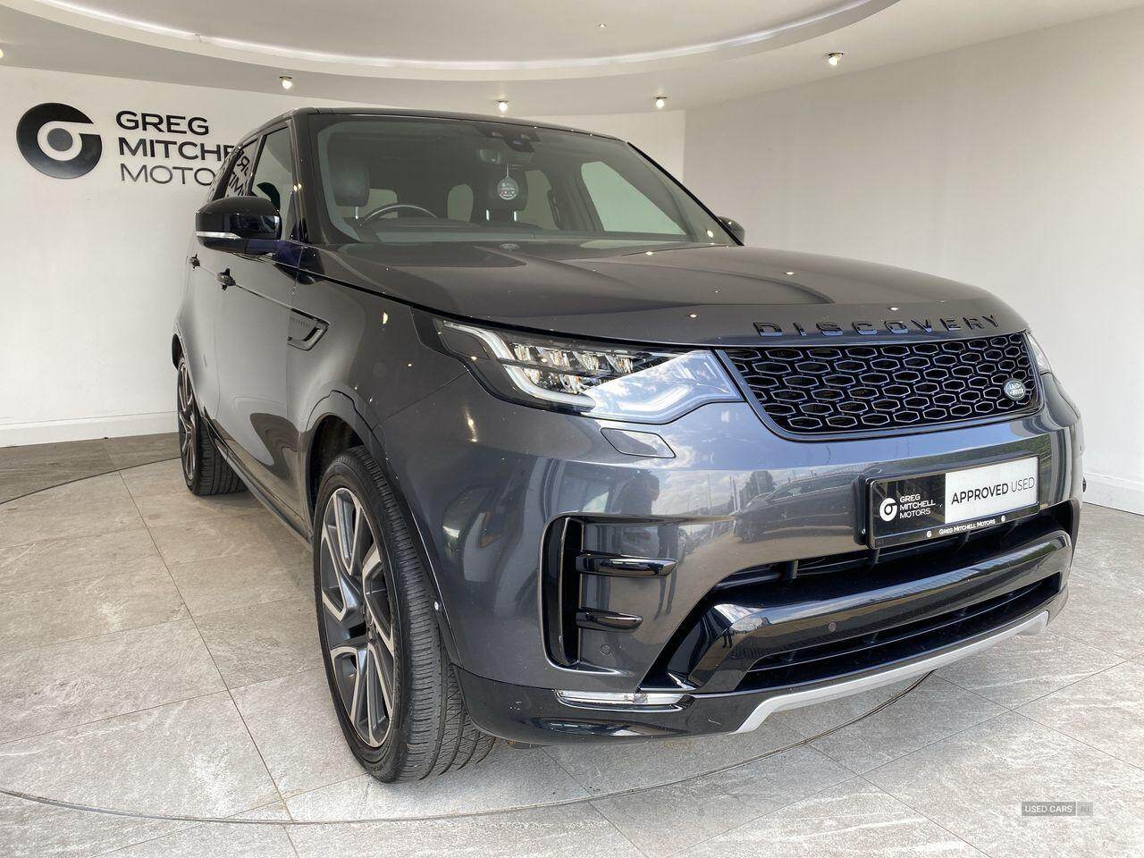 May 2017 Land Rover Discovery 3.0 TD6 HSE 5dr Auto