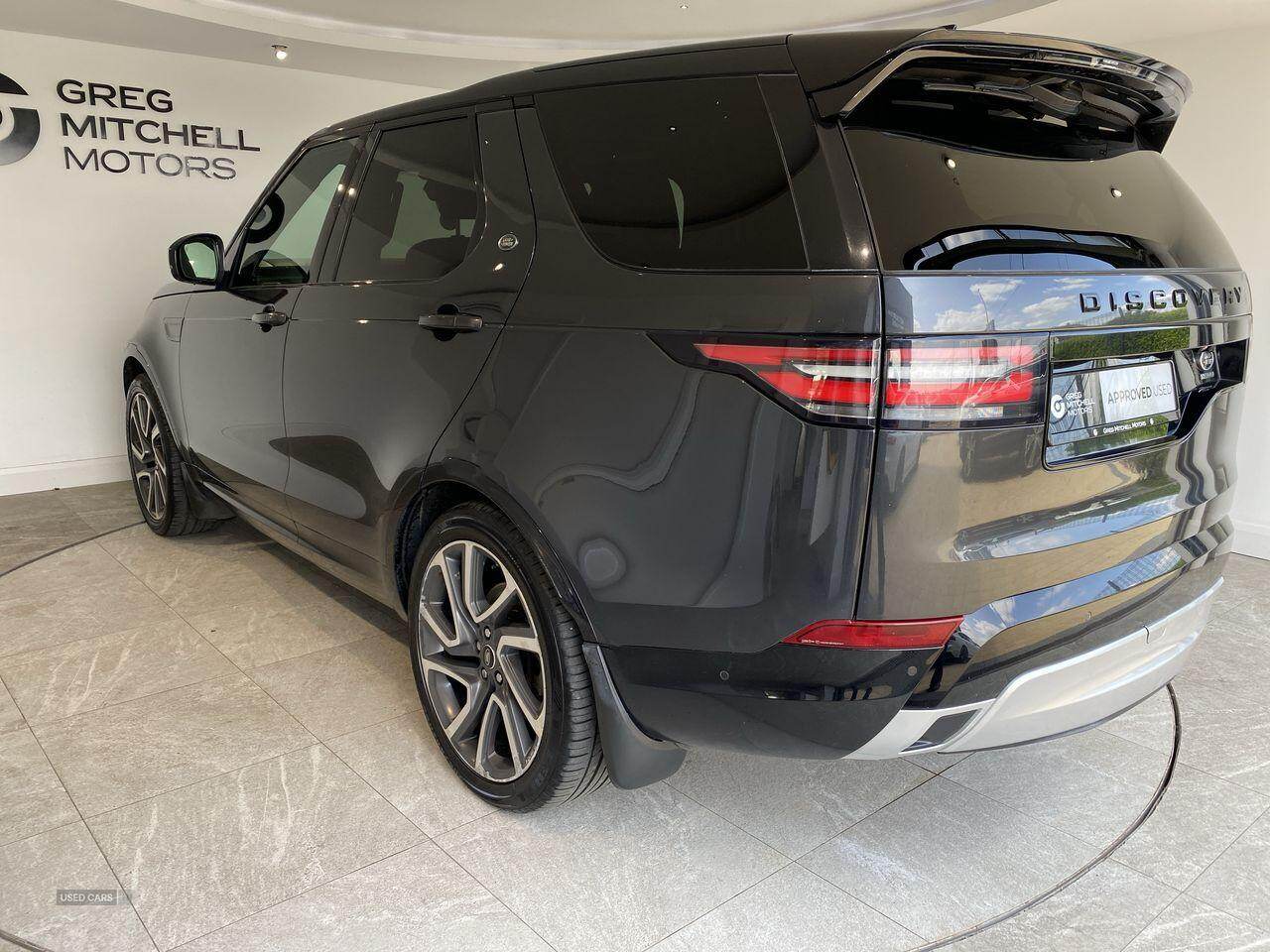May 2017 Land Rover Discovery 3.0 TD6 HSE 5dr Auto