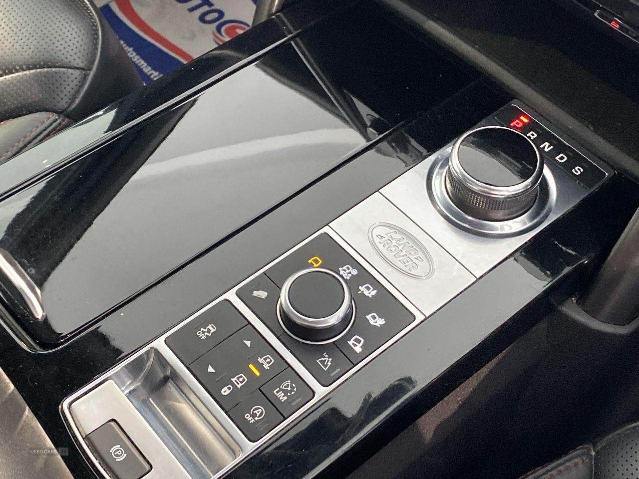 May 2017 Land Rover Discovery 3.0 TD6 HSE 5dr Auto