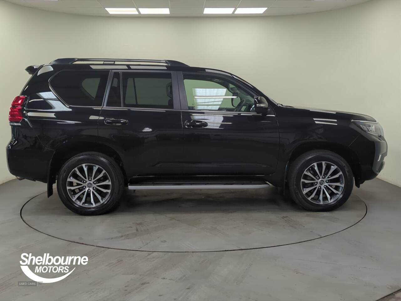 Aug 2023 Toyota Land Cruiser 2.8 D-4D 204 Invincible 5dr Auto 7 Seats [Sunroof]