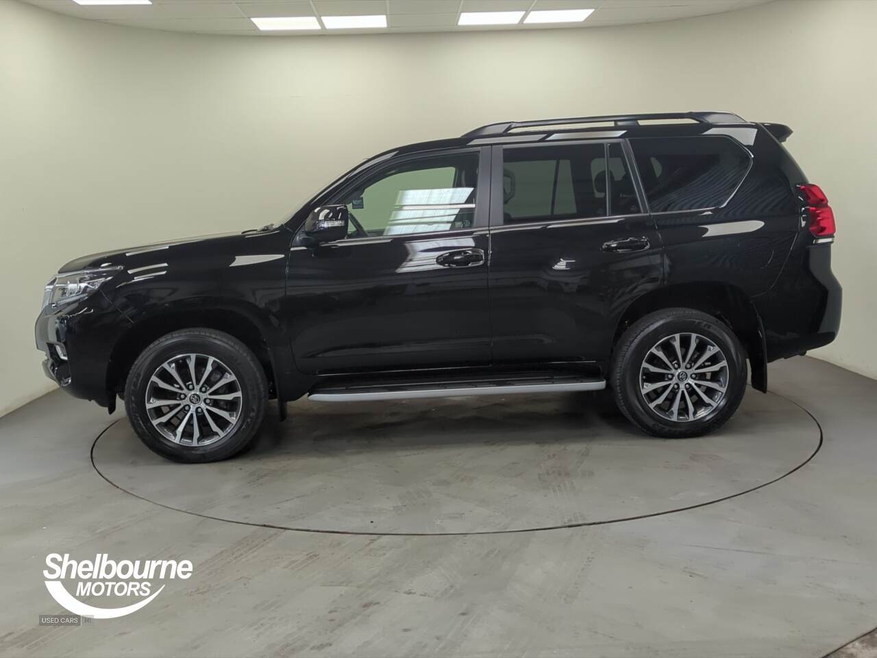 Aug 2023 Toyota Land Cruiser 2.8 D-4D 204 Invincible 5dr Auto 7 Seats [Sunroof]