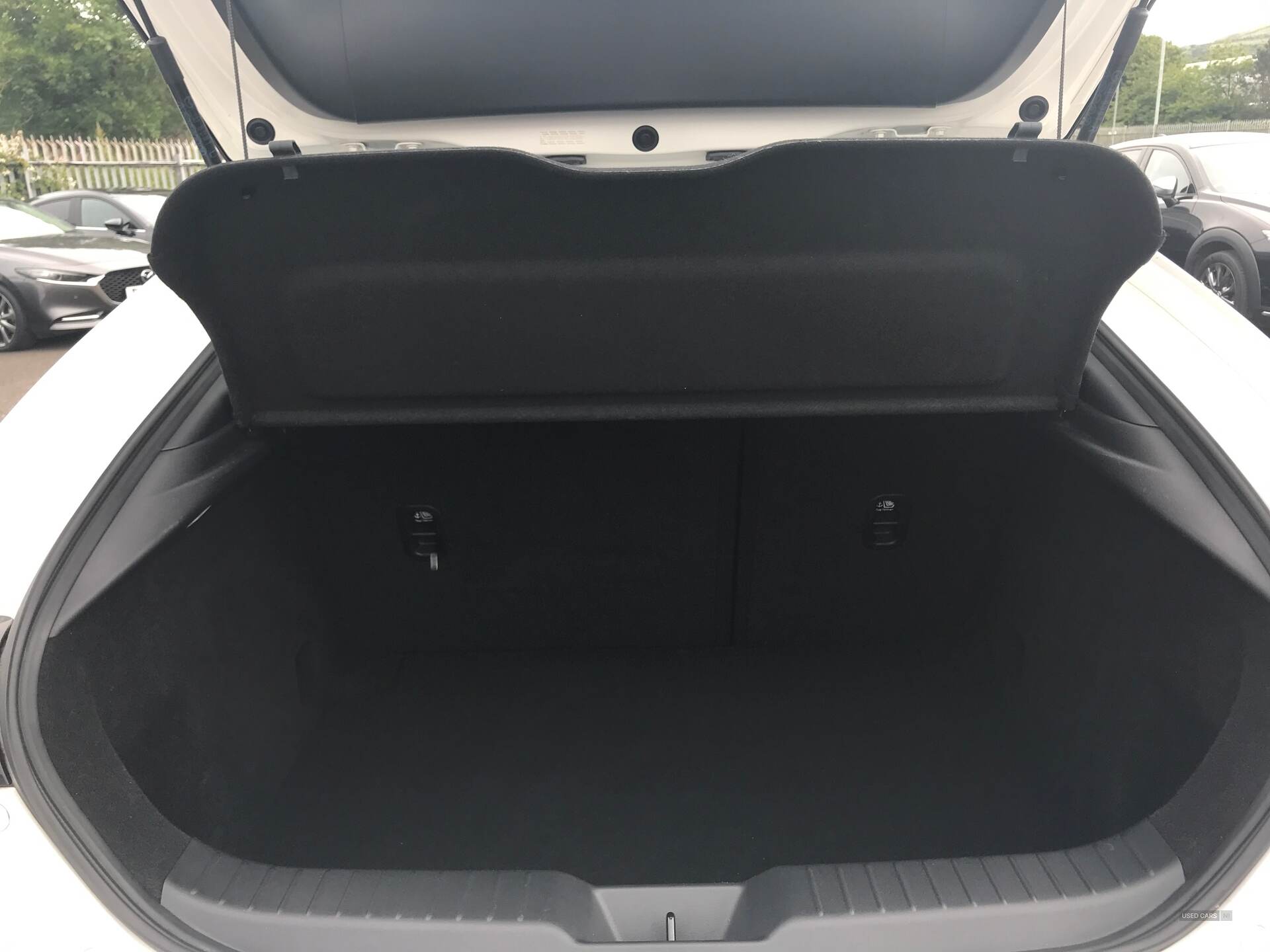 Feb 2022 Mazda 3 2.0 e-Skyactiv G MHEV SE-L Lux 5dr Auto
