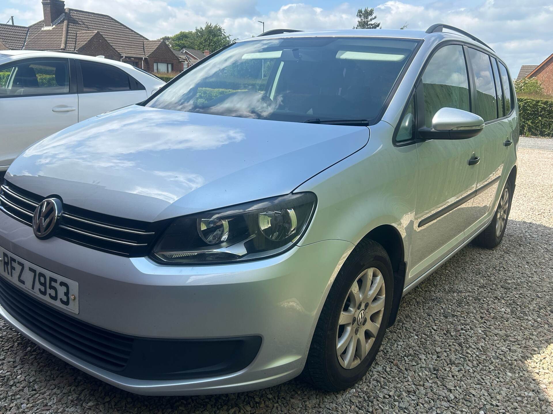 Feb 2014 Volkswagen Touran 1.6 TDI 105 BlueMotion Tech S 5dr