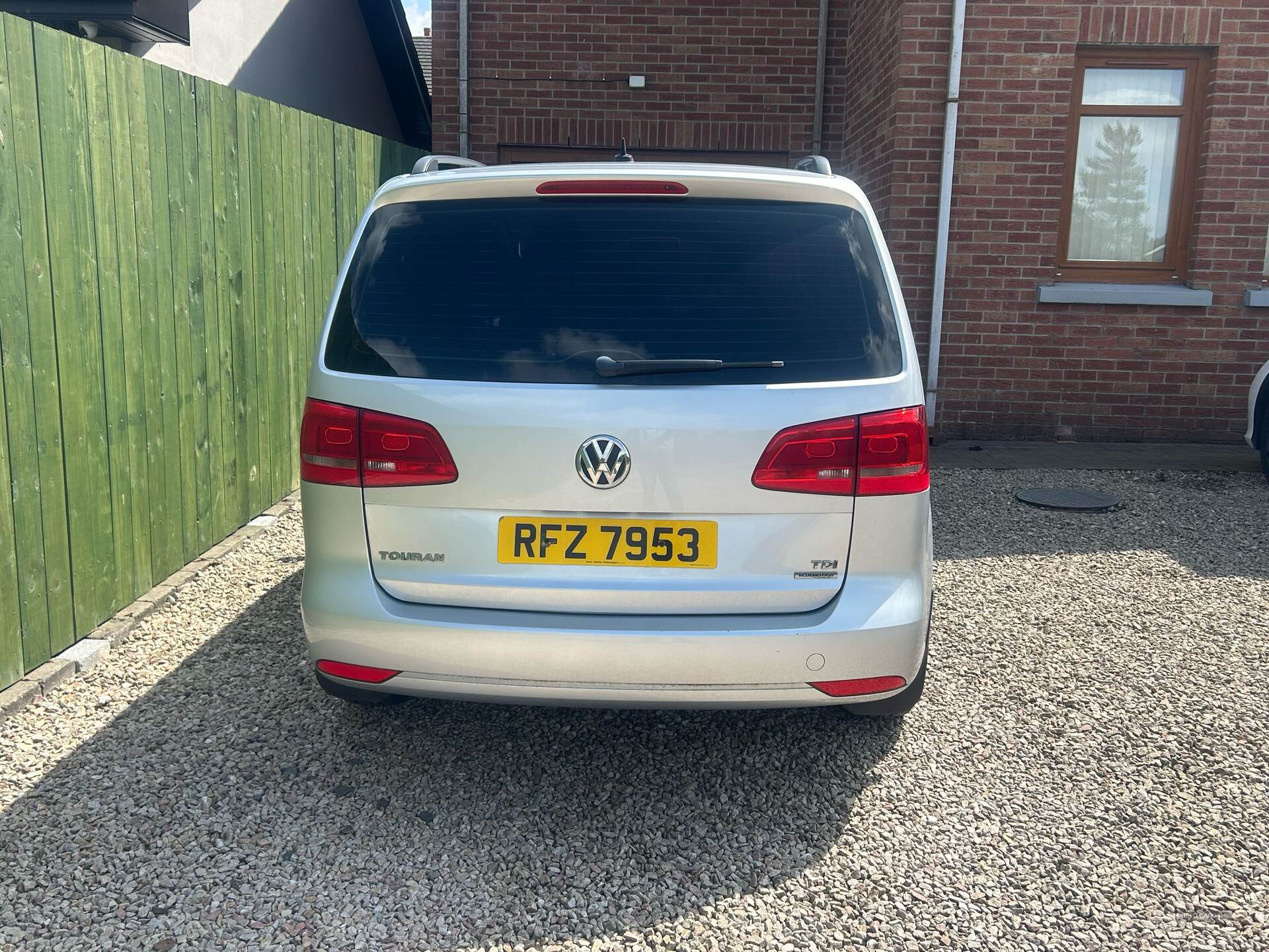 Feb 2014 Volkswagen Touran 1.6 TDI 105 BlueMotion Tech S 5dr
