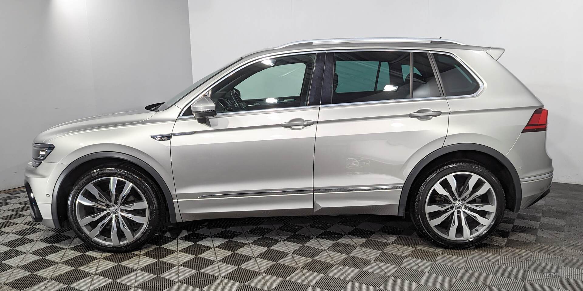 Jan 2020 Volkswagen Tiguan 2.0 TDI  150 R - Line Tech  5dr Manual