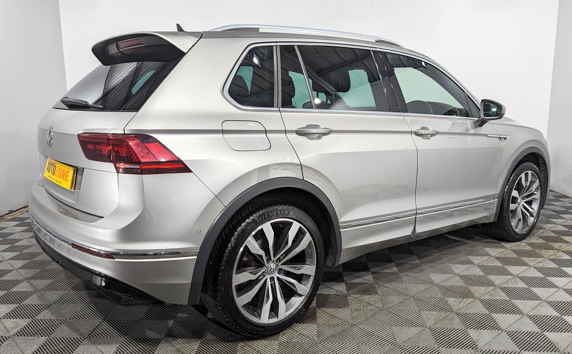 Jan 2020 Volkswagen Tiguan 2.0 TDI  150 R - Line Tech  5dr Manual