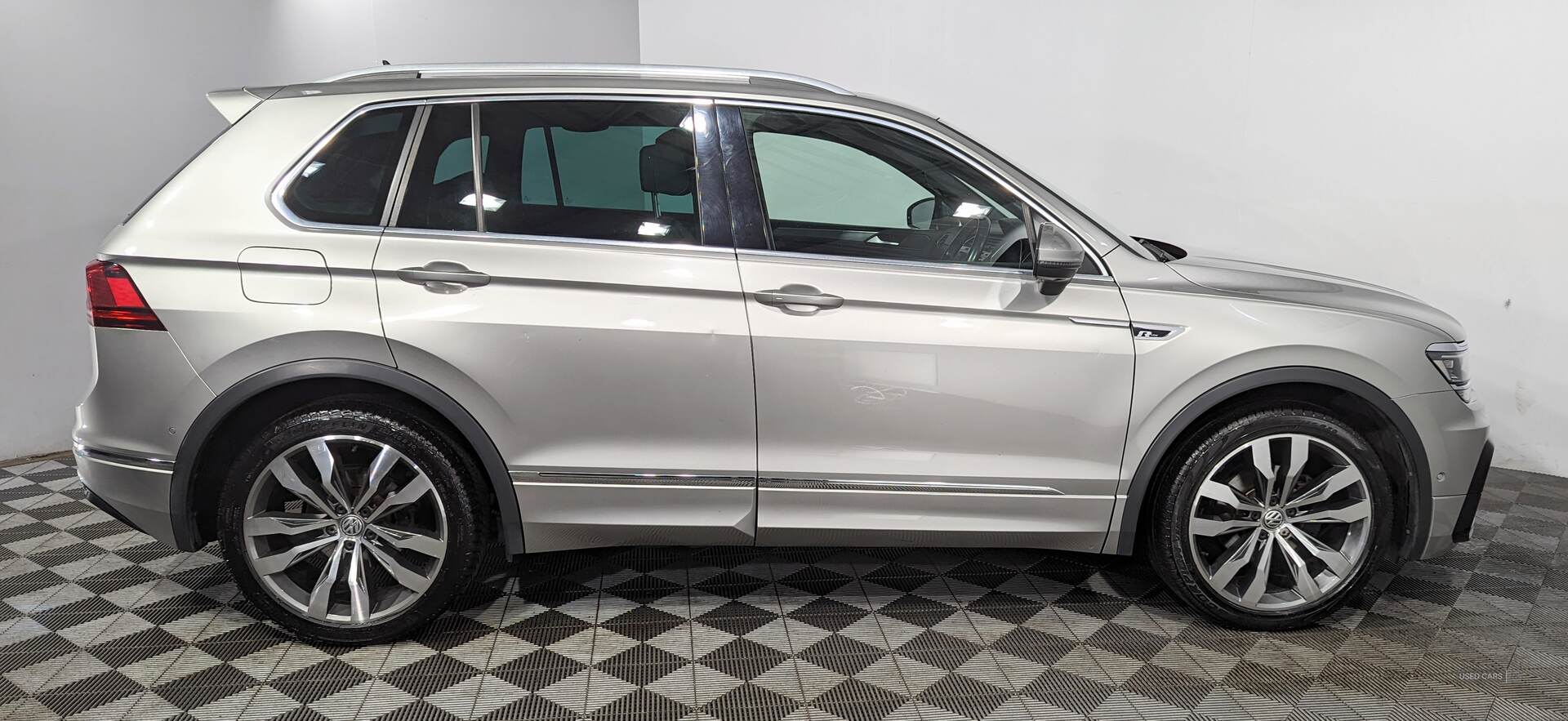 Jan 2020 Volkswagen Tiguan 2.0 TDI  150 R - Line Tech  5dr Manual