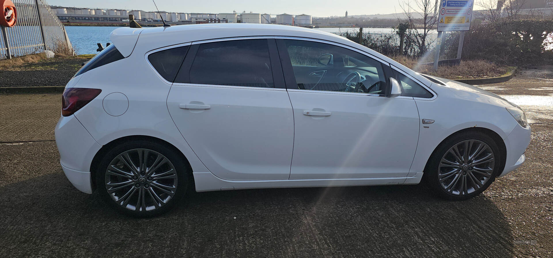 Feb 2012 Vauxhall Astra 2.0 CDTi 16V SRi Vx-line [165] 5dr