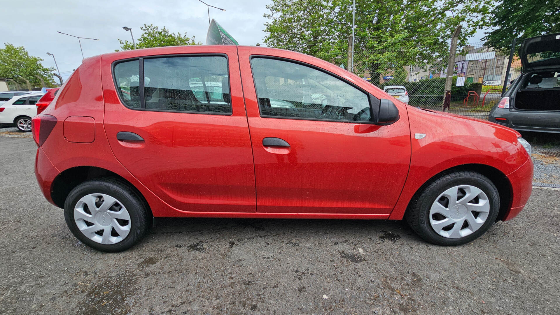 Dacia Sandero HATCHBACK in Down