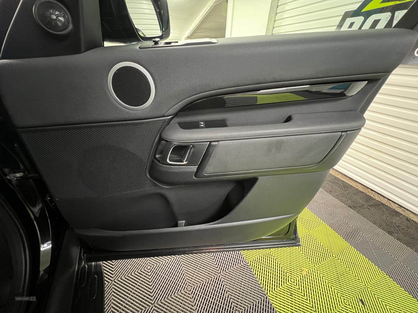 Nov 2019 Land Rover Discovery 3.0 SDV6 306 SE Commercial Auto