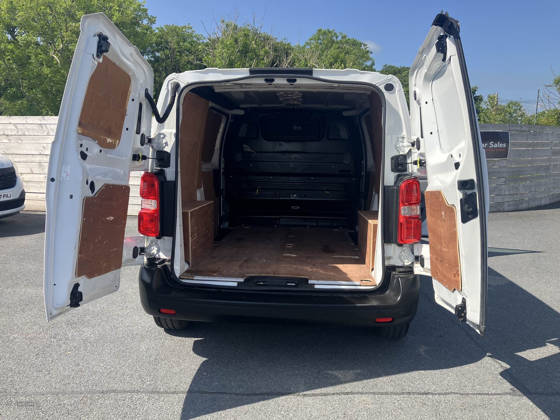 Nov 2018 Citroen Dispatch 1000 1.6 BlueHDi 115 Van Enterprise