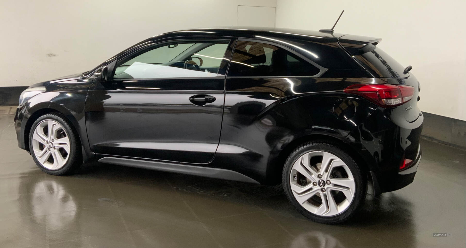 Nov 2015 Hyundai i20 1.2 Blue Drive Sport Nav 3dr