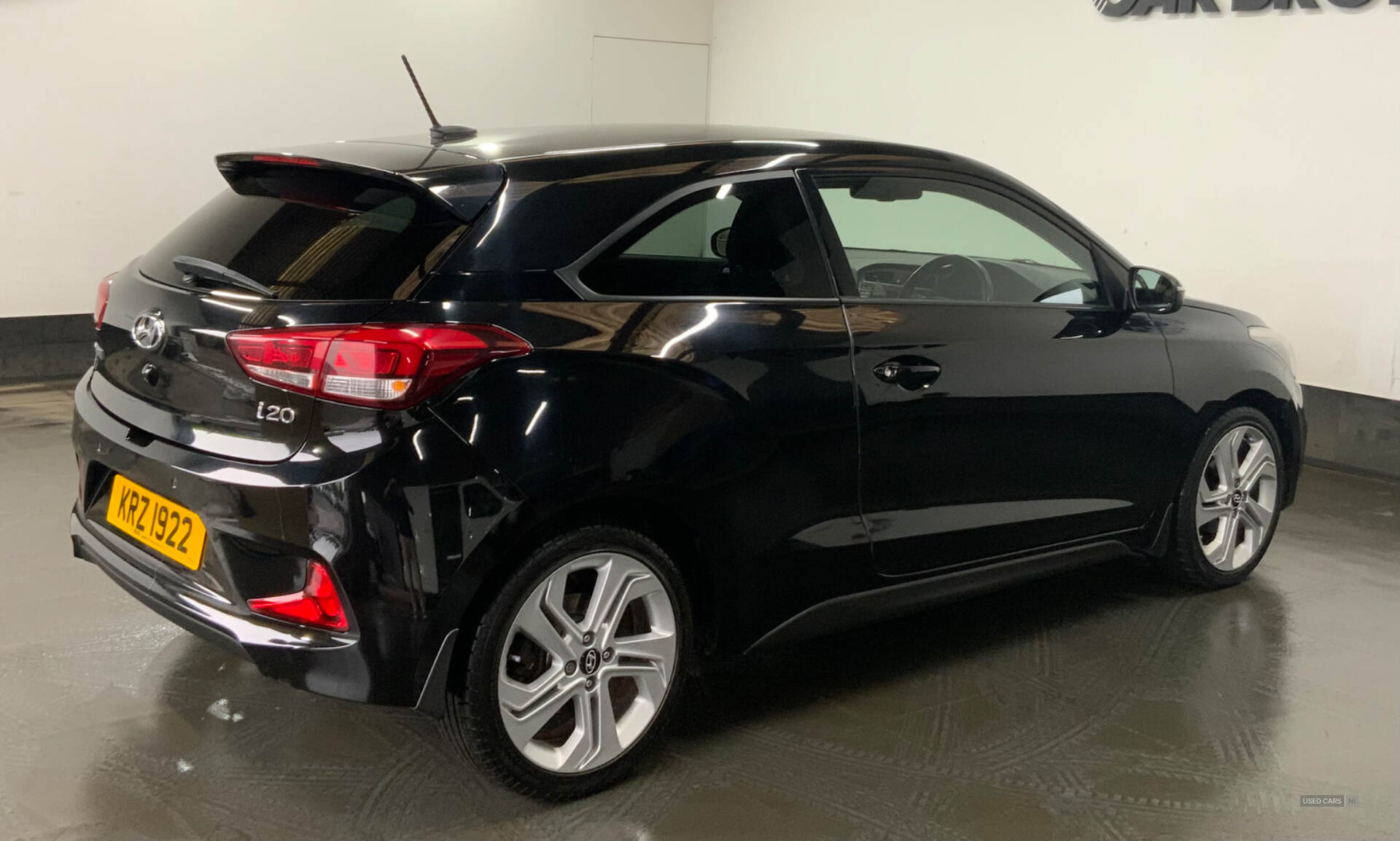 Nov 2015 Hyundai i20 1.2 Blue Drive Sport Nav 3dr