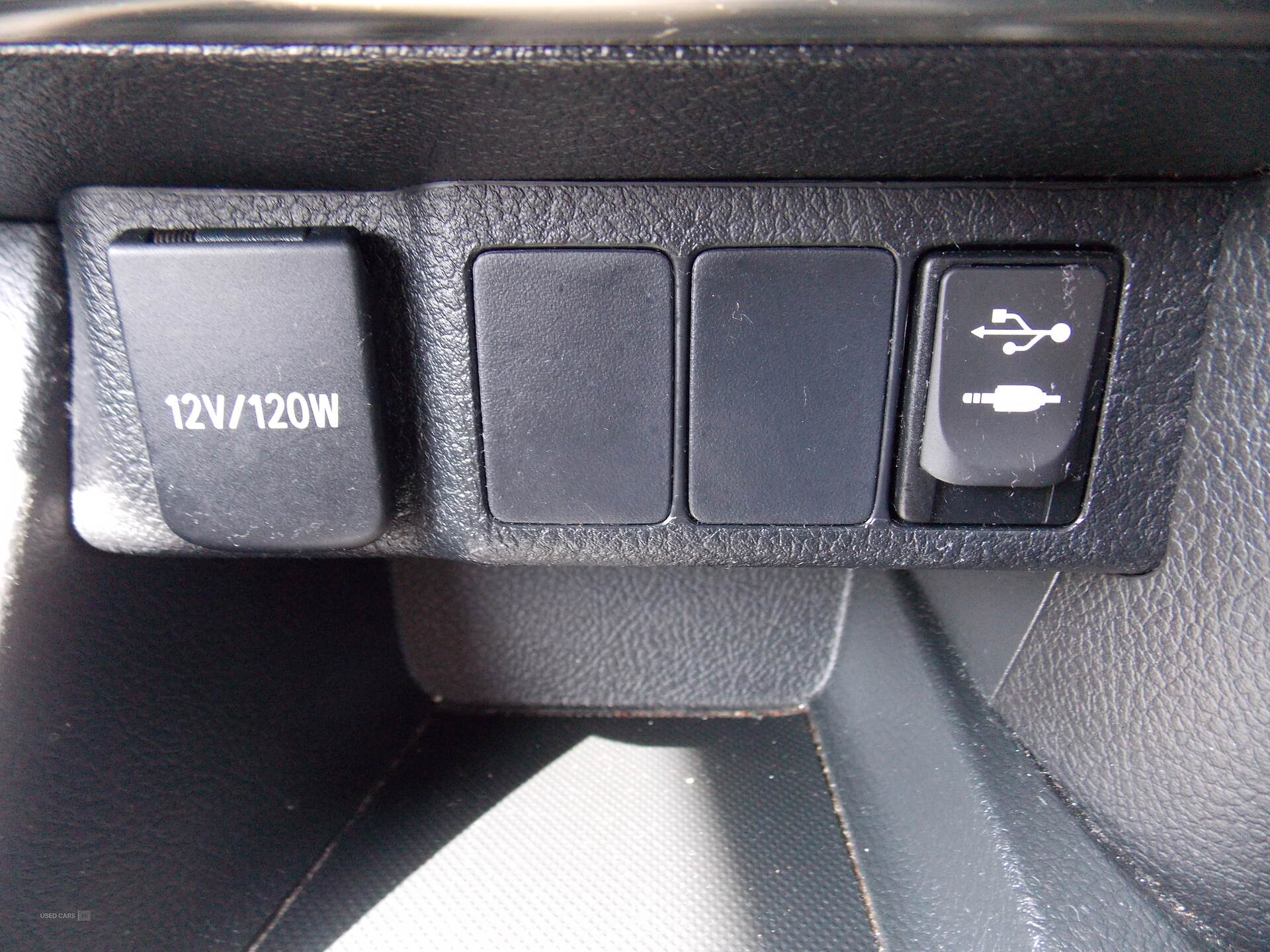 Mar 2013 Toyota Auris 1.6 V-Matic Icon 5dr