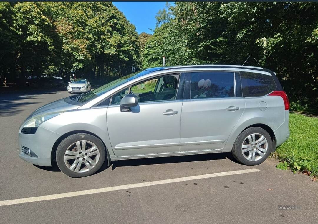Jun 2010 Peugeot 5008 1.6 HDi 110 Exclusive 5dr