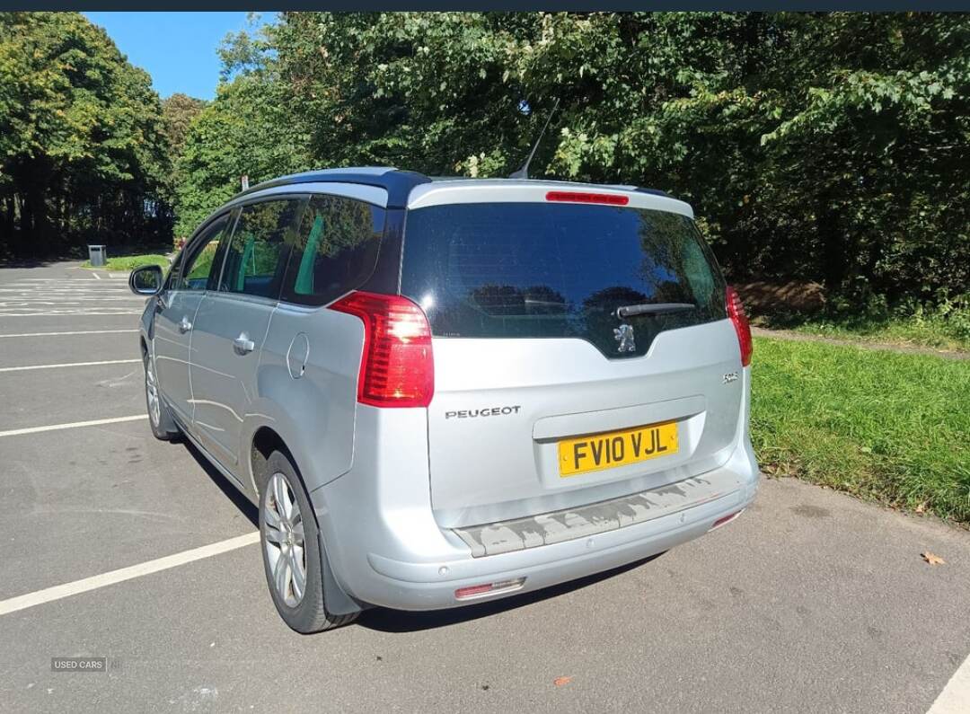 Jun 2010 Peugeot 5008 1.6 HDi 110 Exclusive 5dr