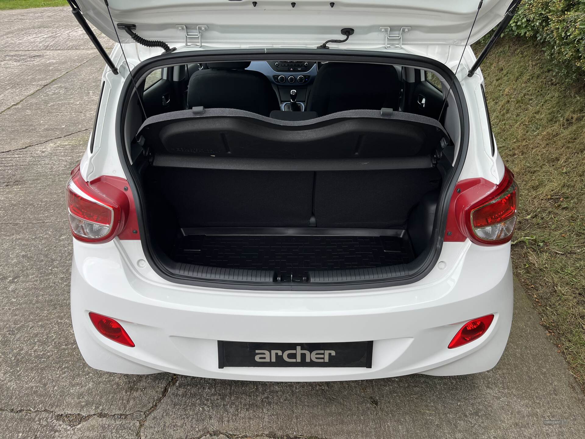 Jun 2014 Hyundai i10 1.0 Premium 5dr