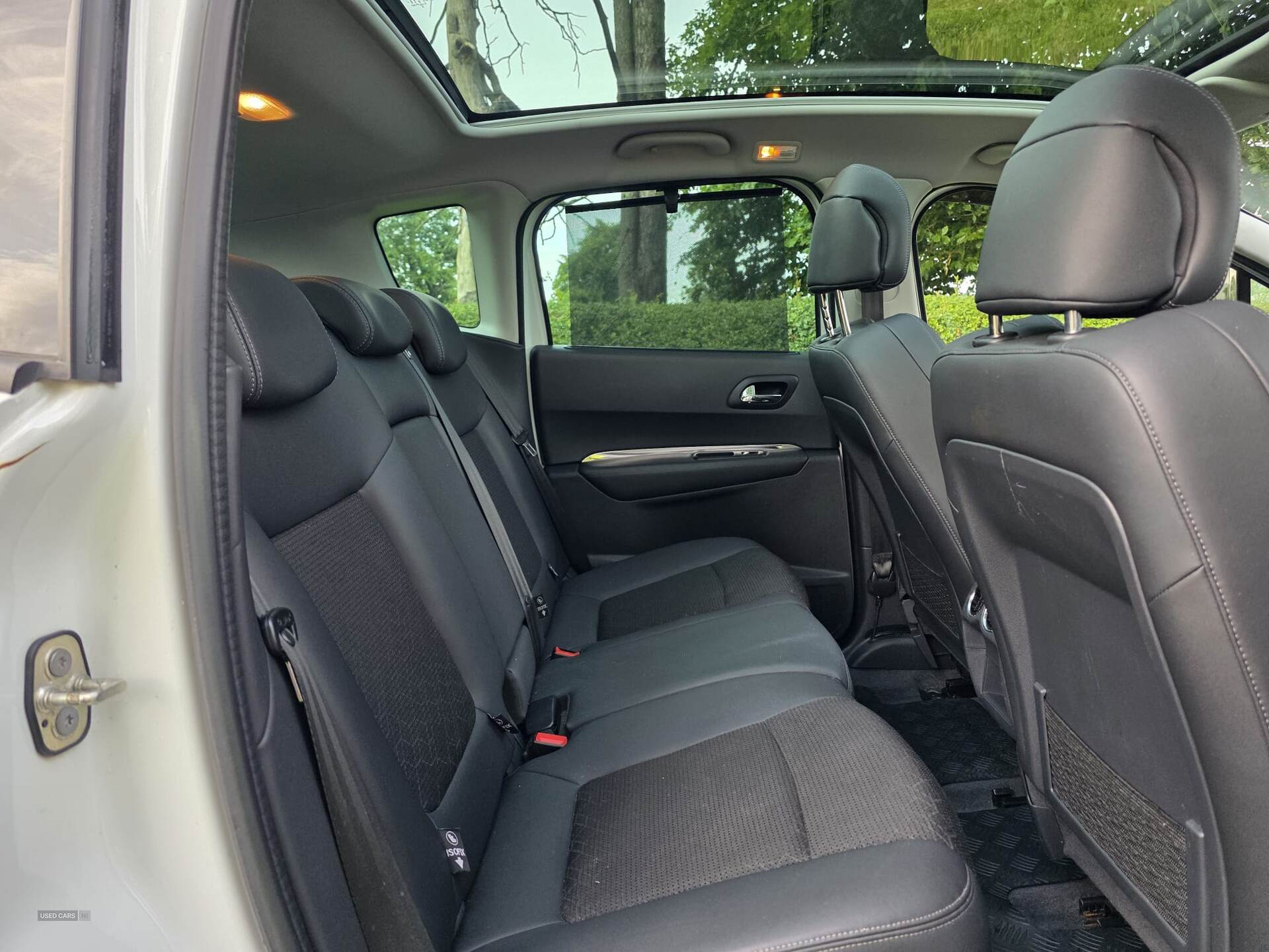 Dec 2013 Peugeot 3008 1.6 HDi Allure 5dr