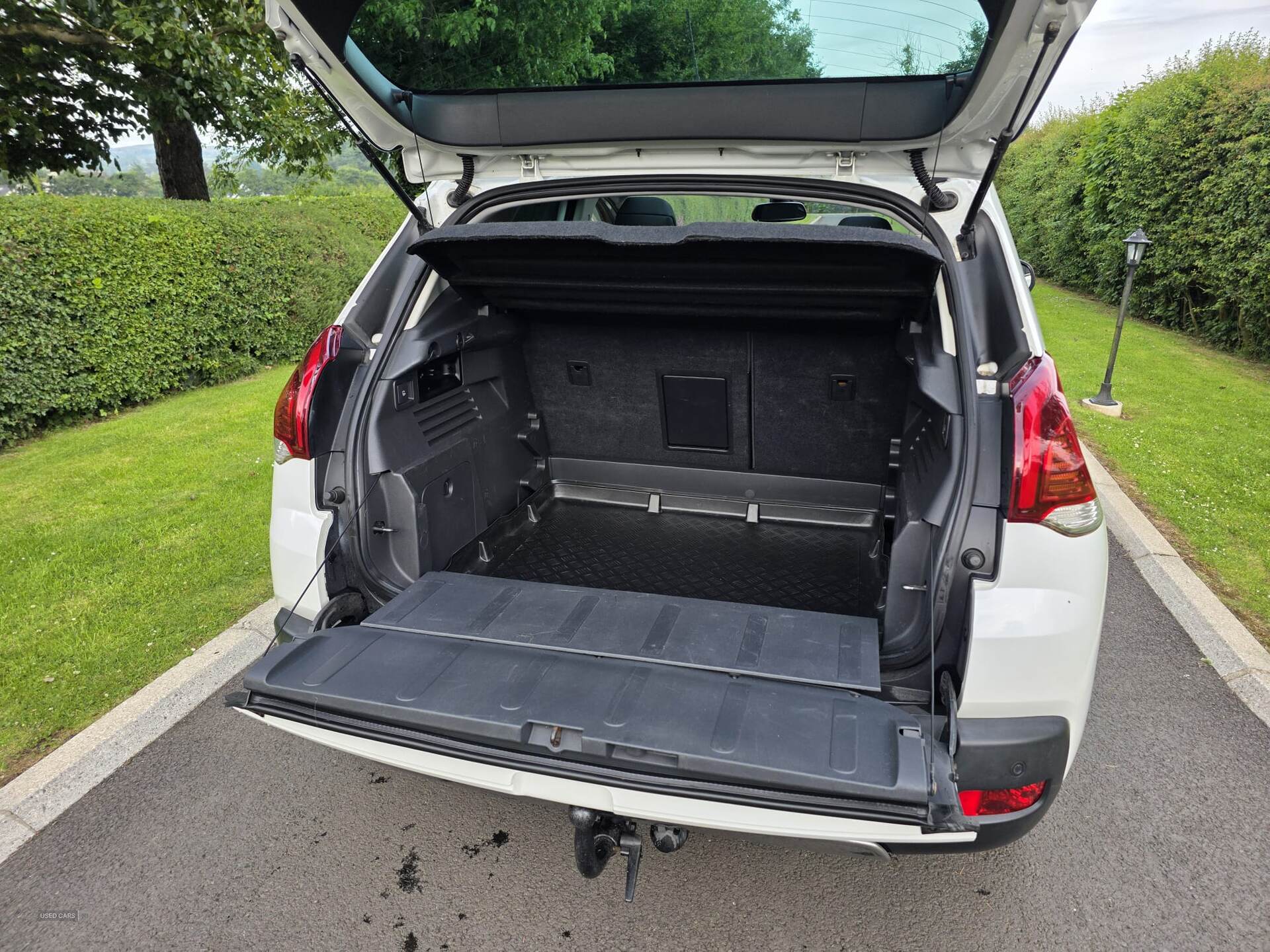 Dec 2013 Peugeot 3008 1.6 HDi Allure 5dr