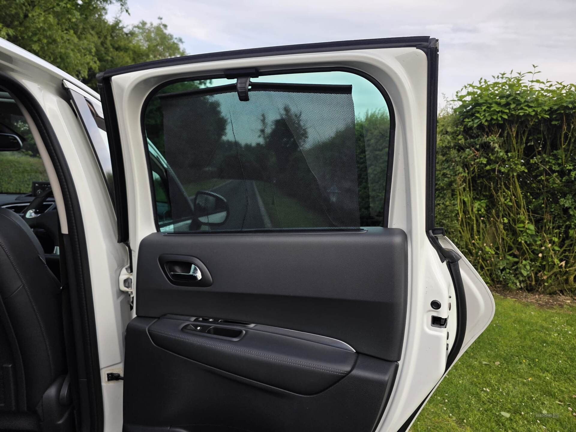 Dec 2013 Peugeot 3008 1.6 HDi Allure 5dr
