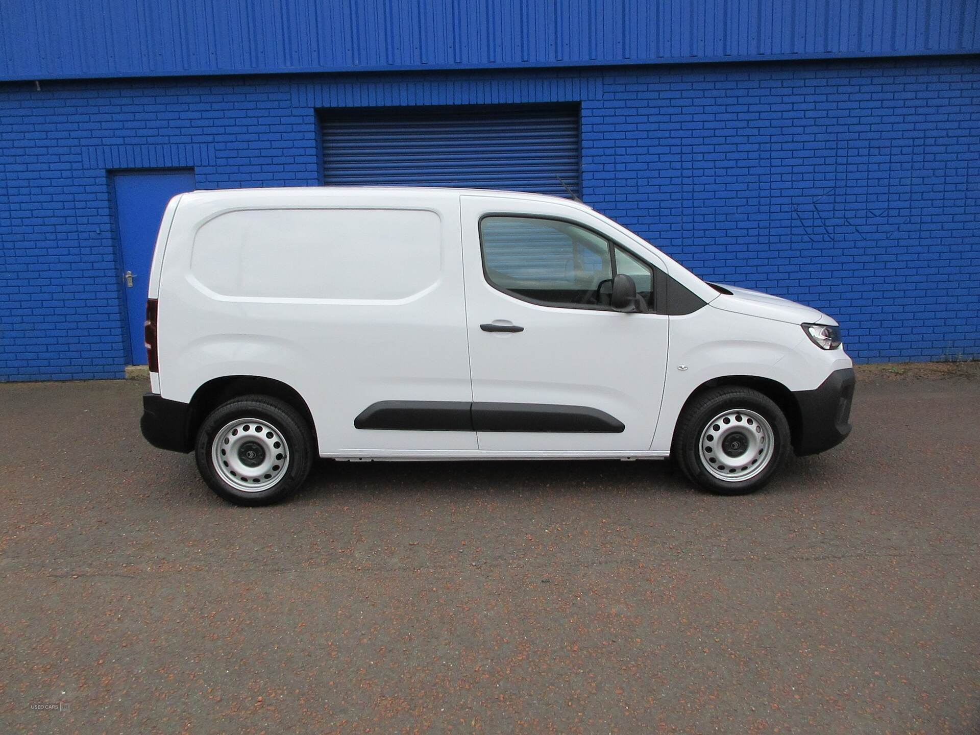  2025 Citroen Berlingo ENTERPRISE 100 BERLINGO ENTERPRISE + 100 BHP 3 SEATS BERLINGO ENTERPRISE + BHDI 100 SPARE WHEEL , 3 SEATS