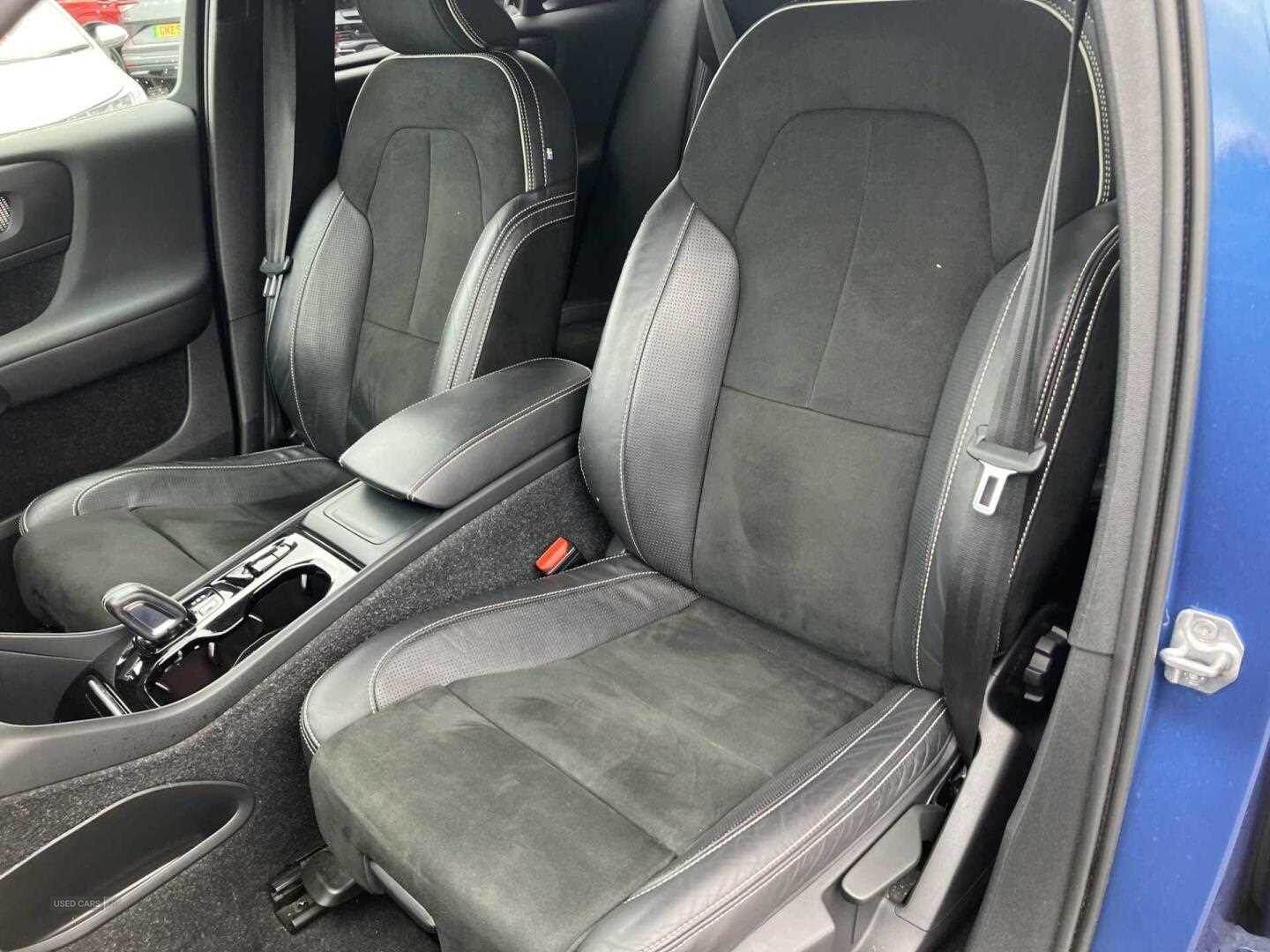 Aug 2020 Volvo XC40 1.5 T3 [163] R DESIGN 5dr Geartronic