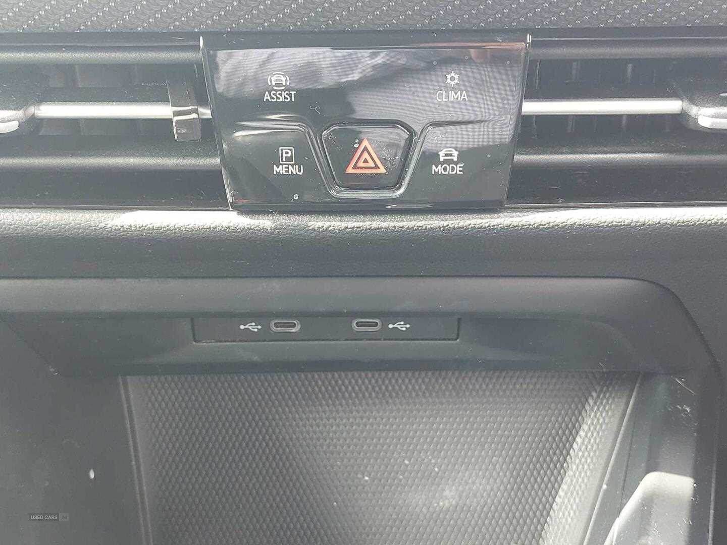 Jan 2022 Volkswagen Golf 1.5 TSI R-Line 5dr