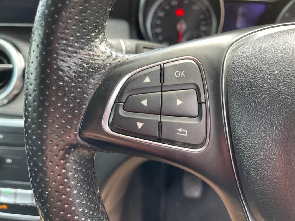  2019 Mercedes-Benz 180 1.6 GLA180 Urban Edition SUV 5dr Petrol Manual Euro 6 (s/s) (122 ps) ONLY 45973 GENUINE LOW MILES