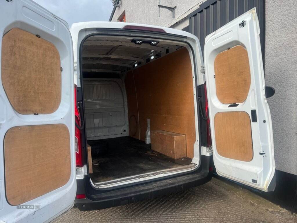 Nov 2022 Maxus Deliver 9 2.0 D20 150 High Roof Van