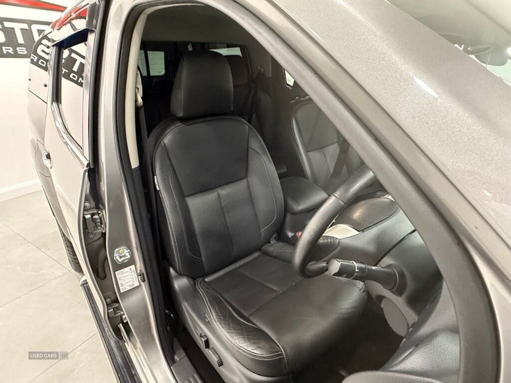 Sep 2017 Nissan Navara Double Cab Pick Up Tekna 2.3dCi 190 4WD