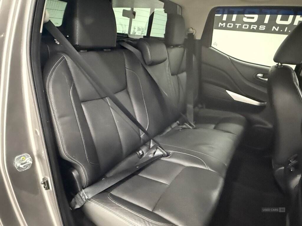 Sep 2017 Nissan Navara Double Cab Pick Up Tekna 2.3dCi 190 4WD