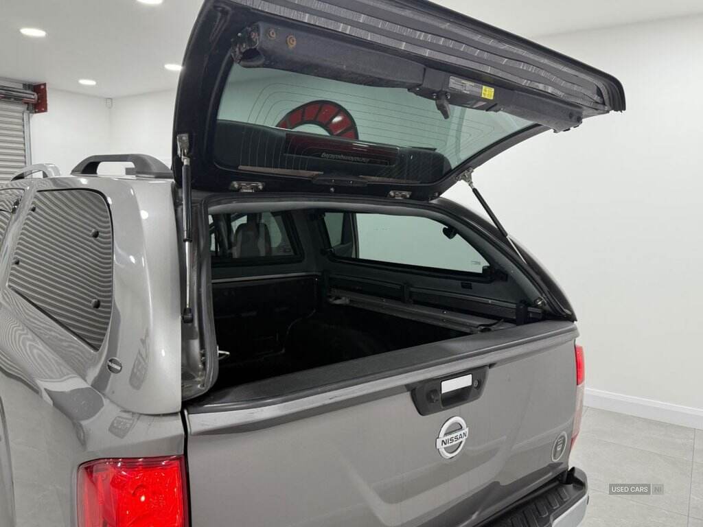 Sep 2017 Nissan Navara Double Cab Pick Up Tekna 2.3dCi 190 4WD