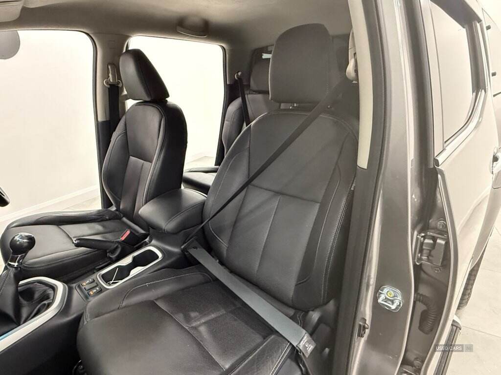 Sep 2017 Nissan Navara Double Cab Pick Up Tekna 2.3dCi 190 4WD