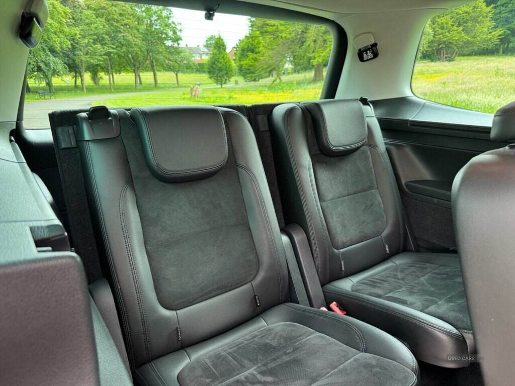 Dec 2017 Volkswagen Sharan 2.0 TDI CR BlueMotion Tech 150 SEL 5dr DSG