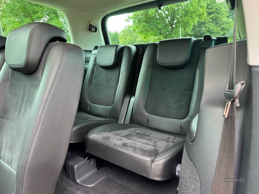 Dec 2017 Volkswagen Sharan 2.0 TDI CR BlueMotion Tech 150 SEL 5dr DSG