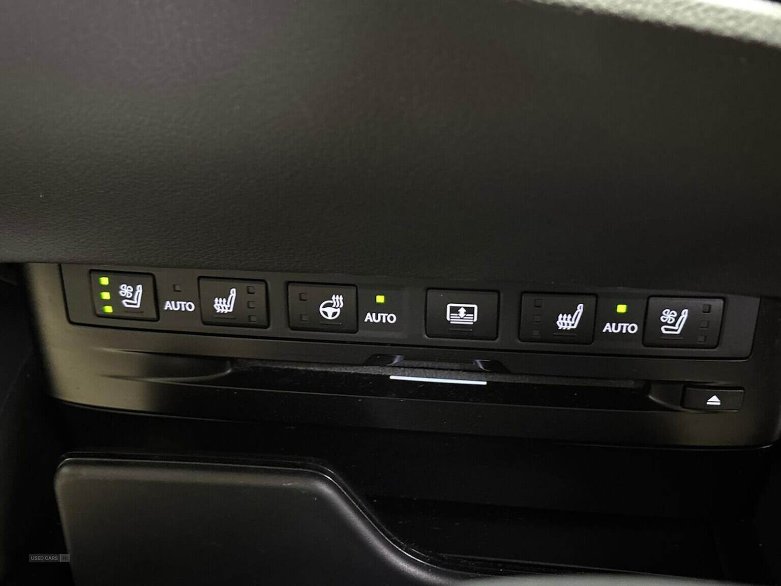Jul 2020 Lexus ES 300H 2.5 4Dr Cvt [Premium Pack]