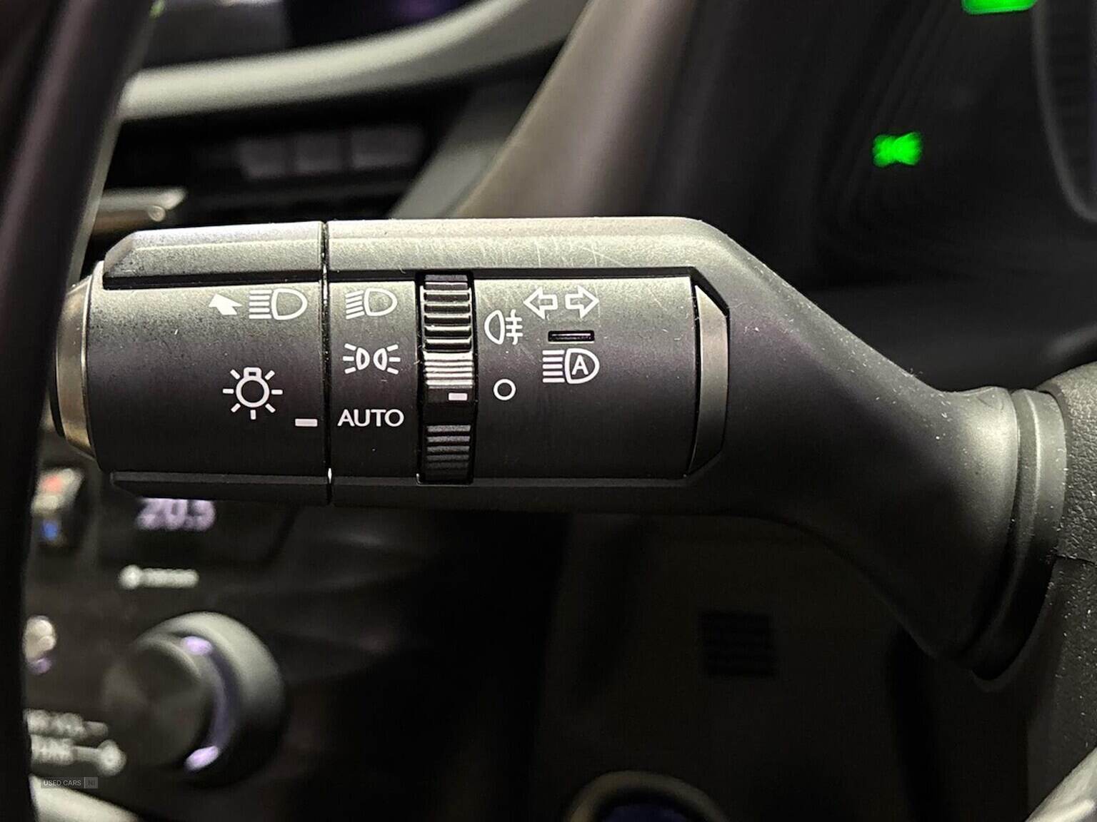 Jul 2020 Lexus ES 300H 2.5 4Dr Cvt [Premium Pack]